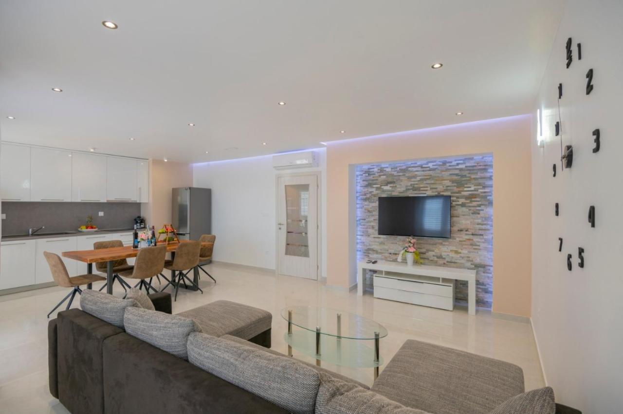 Apartments Radeljic Podstrana Exterior photo