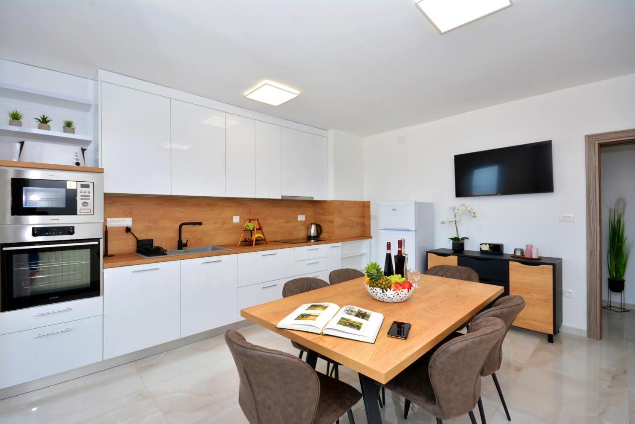 Apartments Radeljic Podstrana Exterior photo